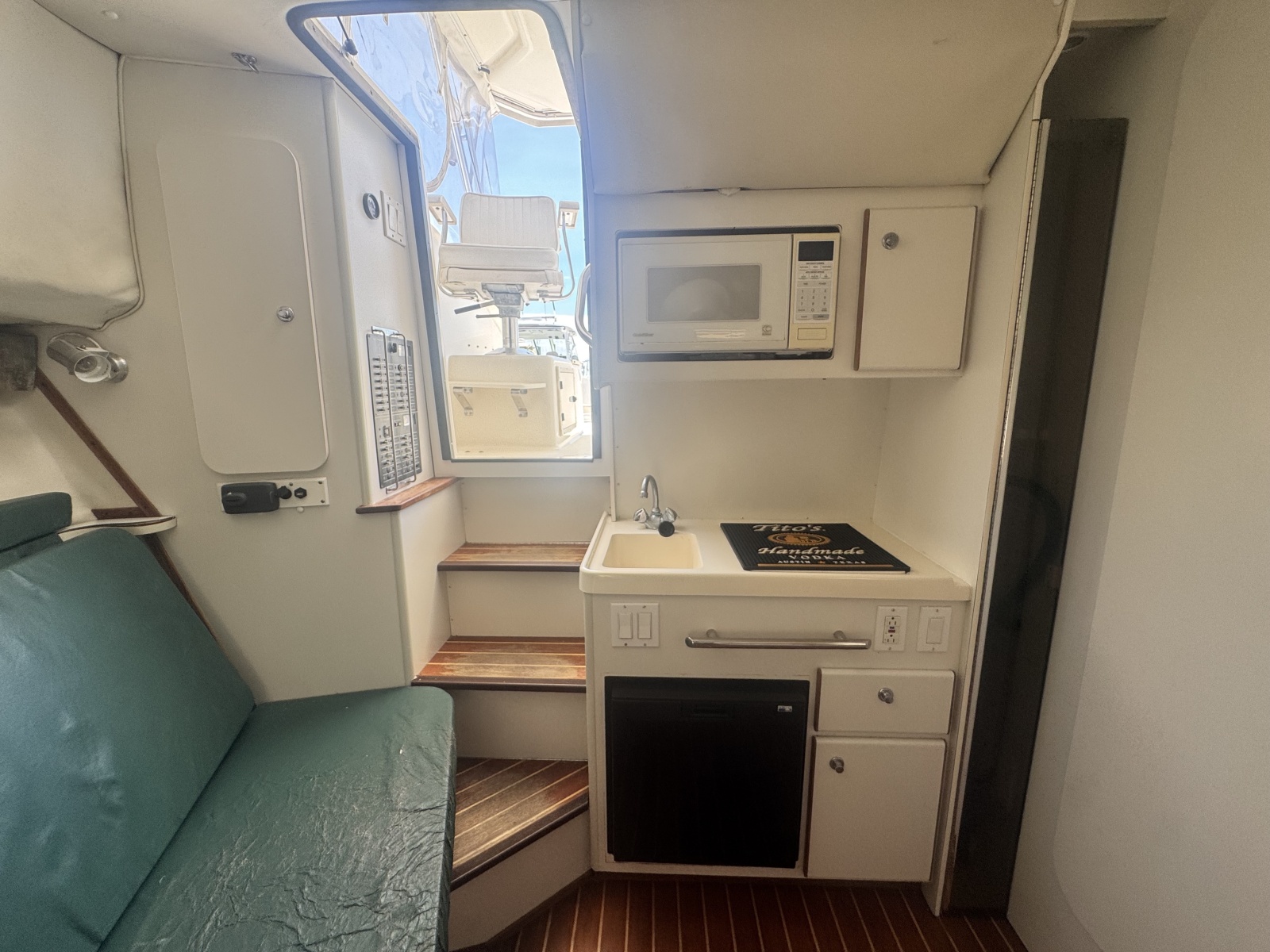 1996 Pursuit 3000 Offshore Express