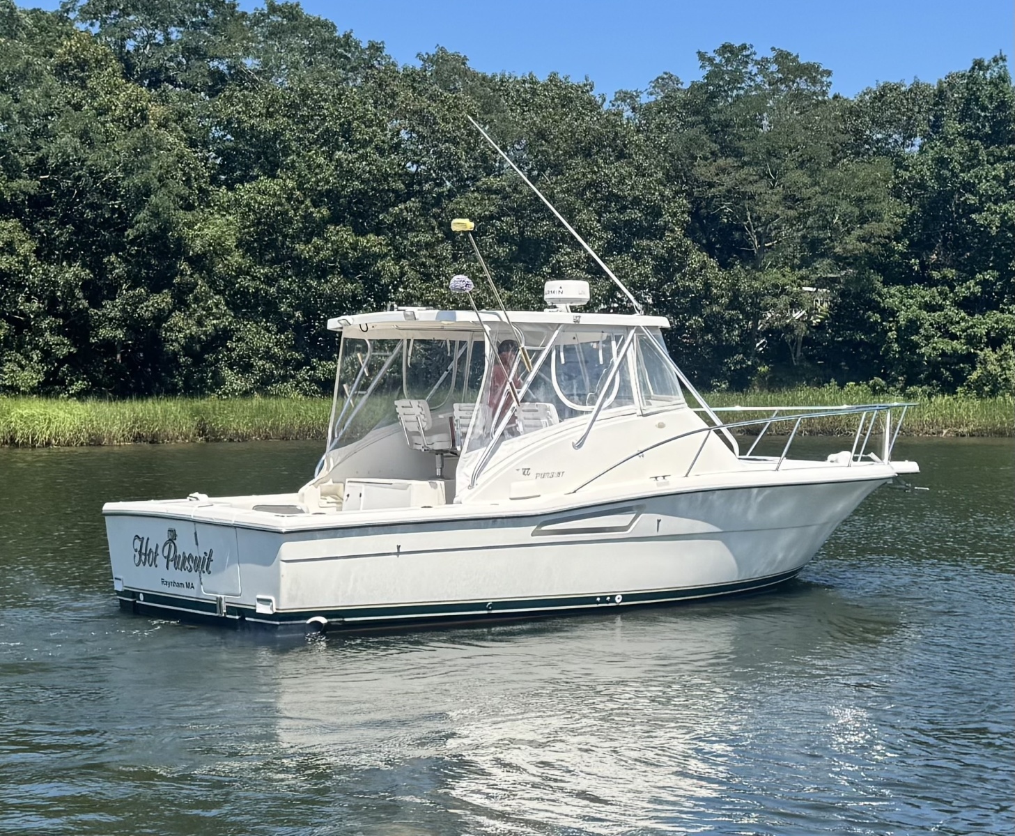 1996 Pursuit 3000 Offshore Express