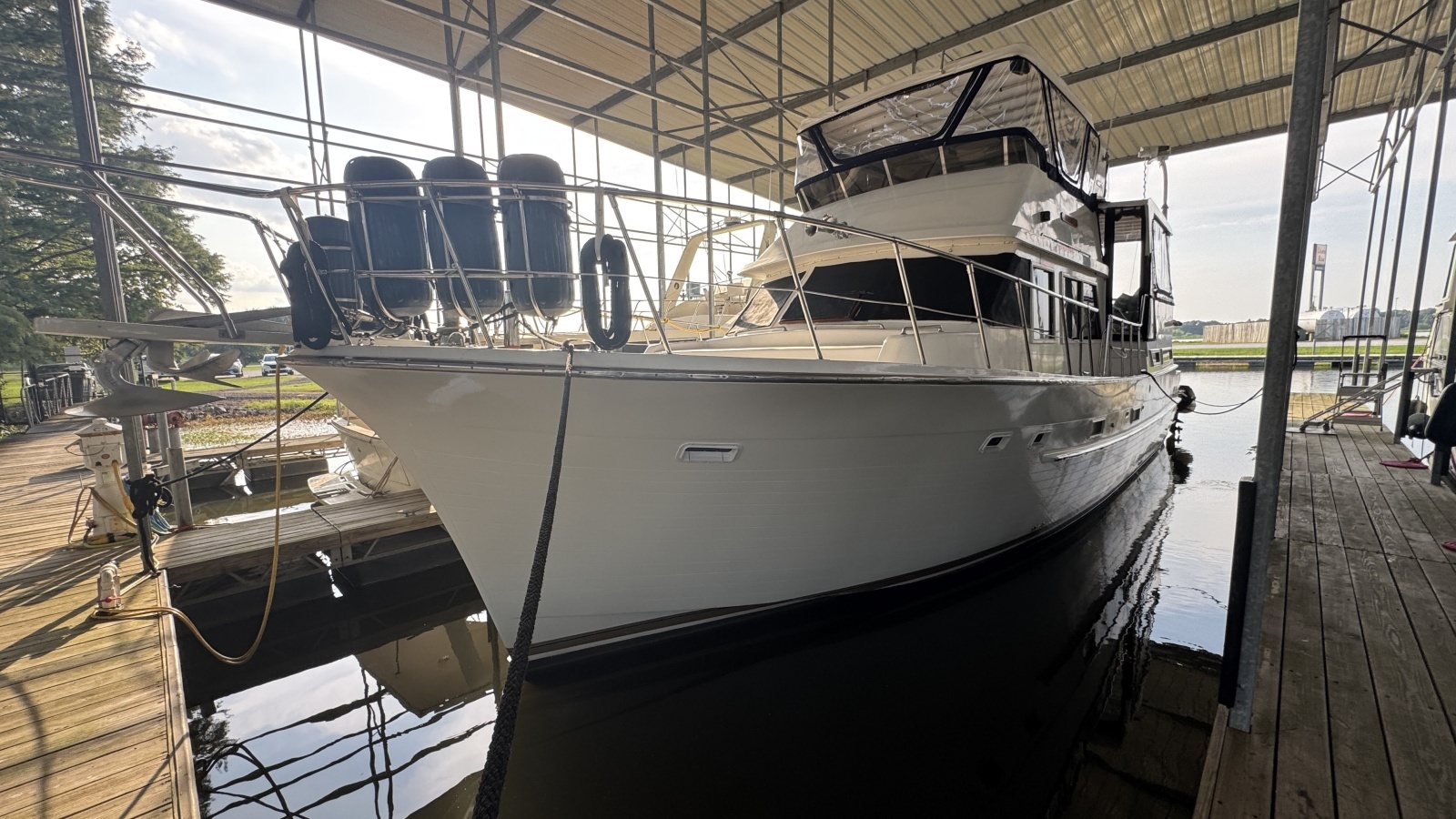 Exterior Port Side Profile