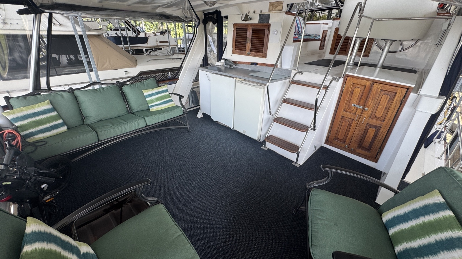 Aft Sun Deck with Bar