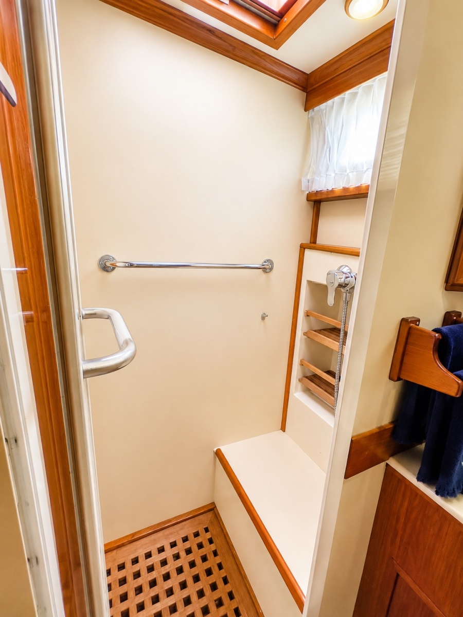 Guest shower