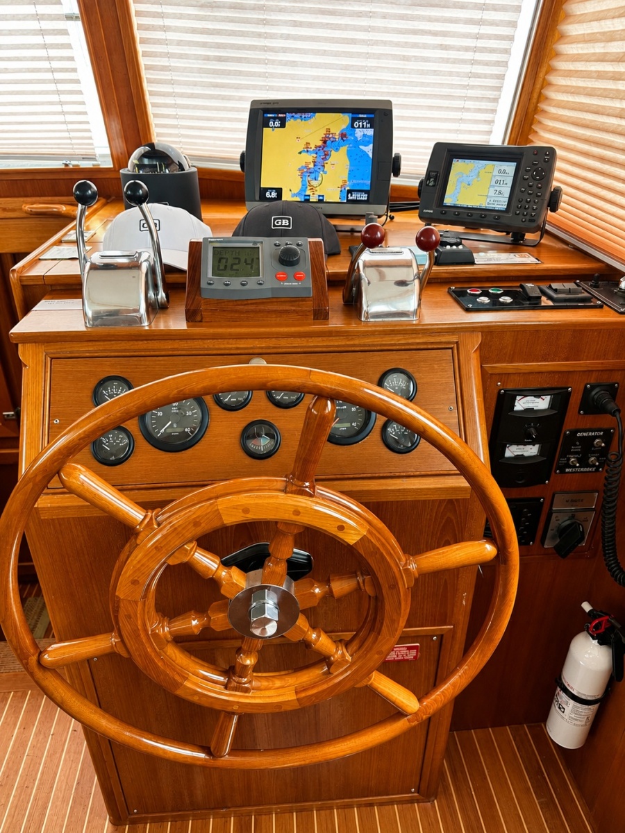 Pilothouse helm