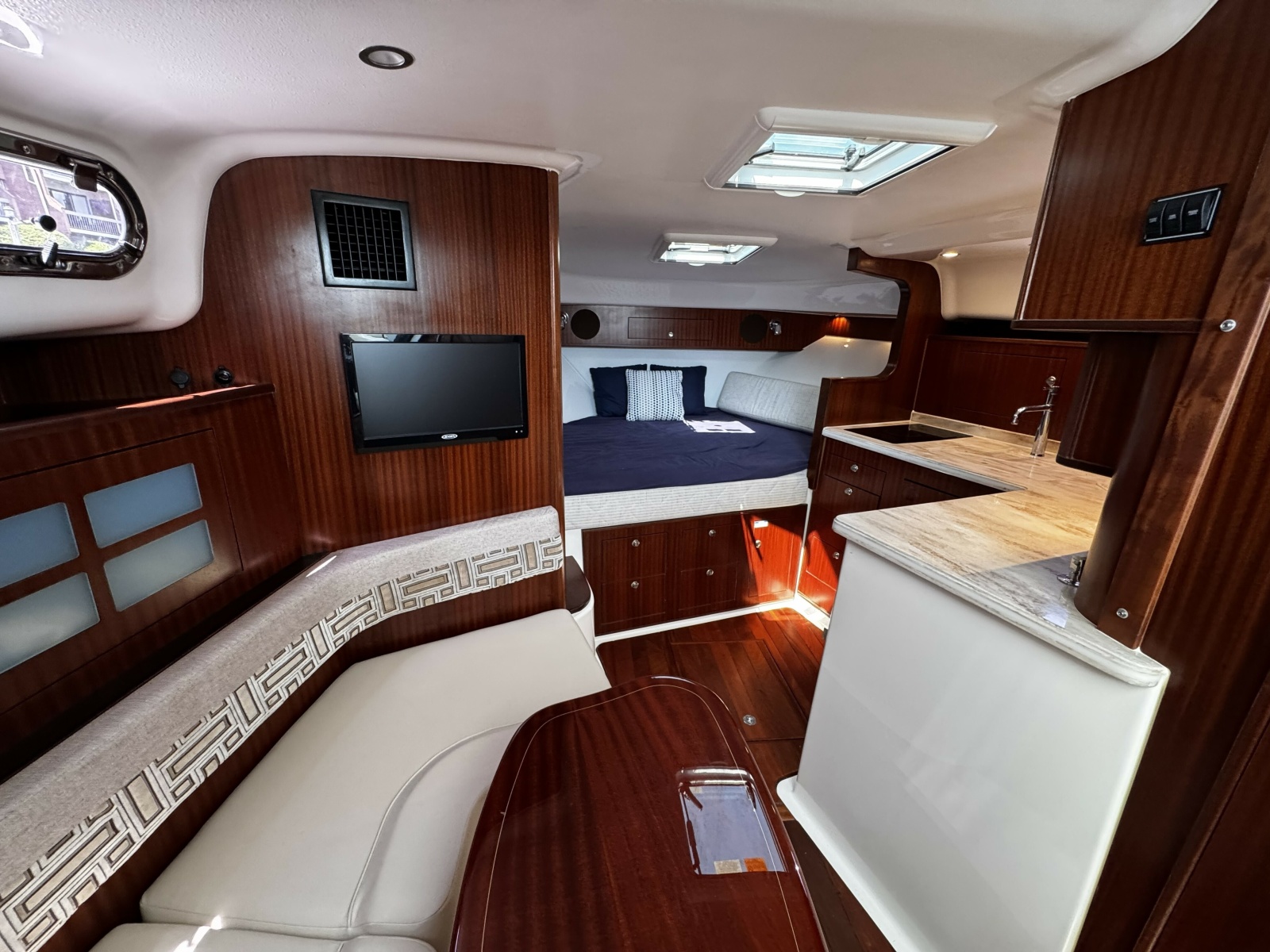 2022 Pursuit OS 385 Offshore