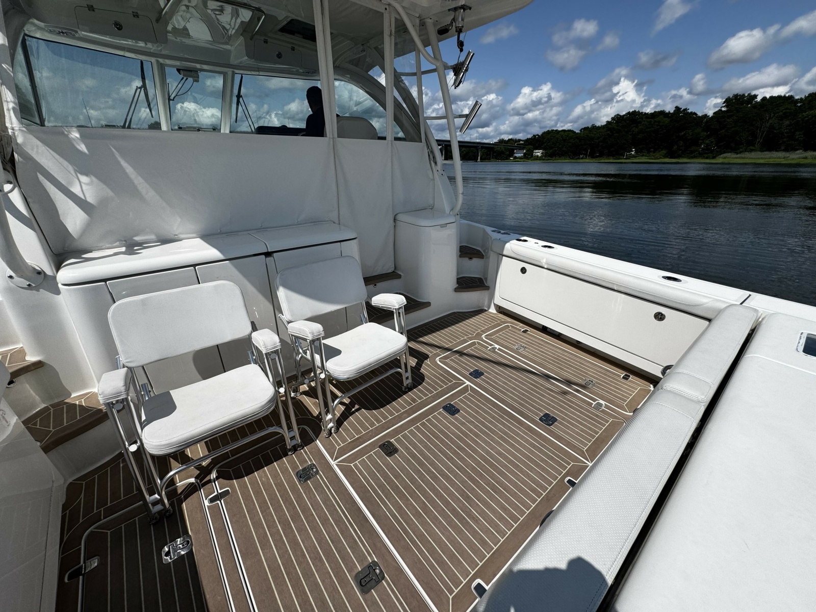 2022 Pursuit OS 385 Offshore