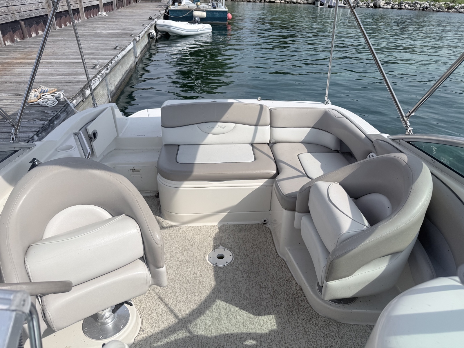 22ft Sea Ray Yacht For Sale