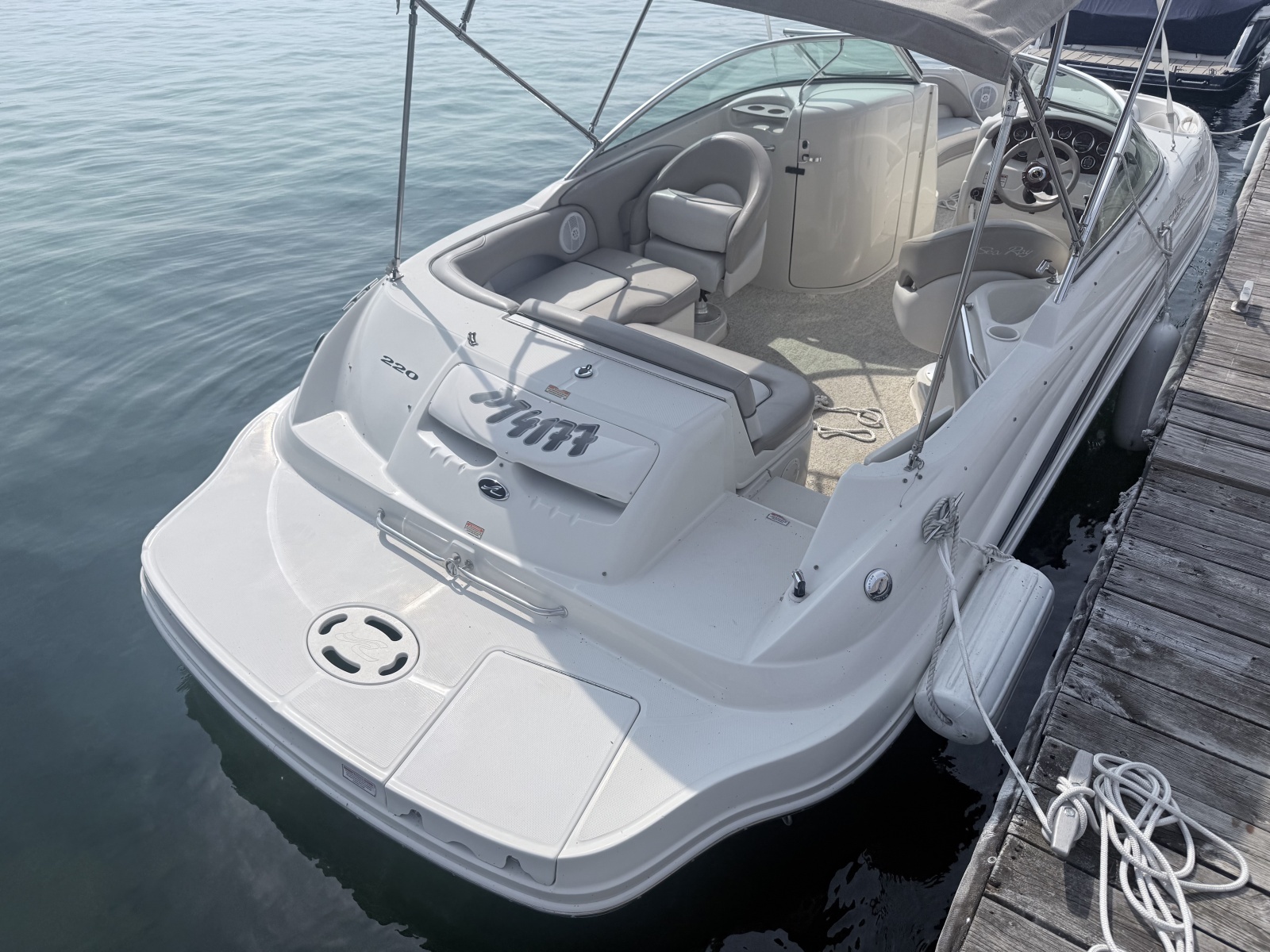 22ft Sea Ray Yacht For Sale
