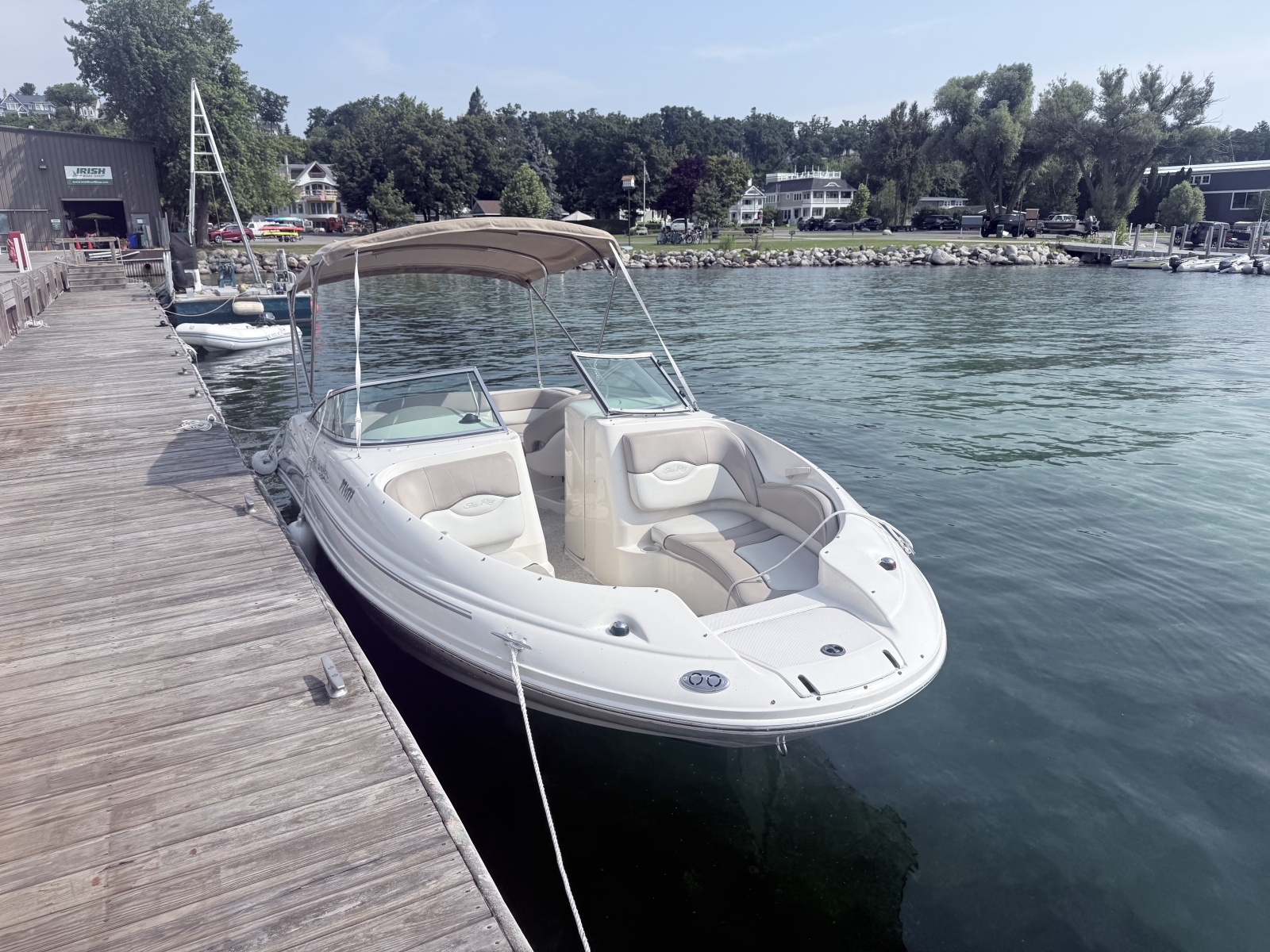22ft Sea Ray Yacht For Sale
