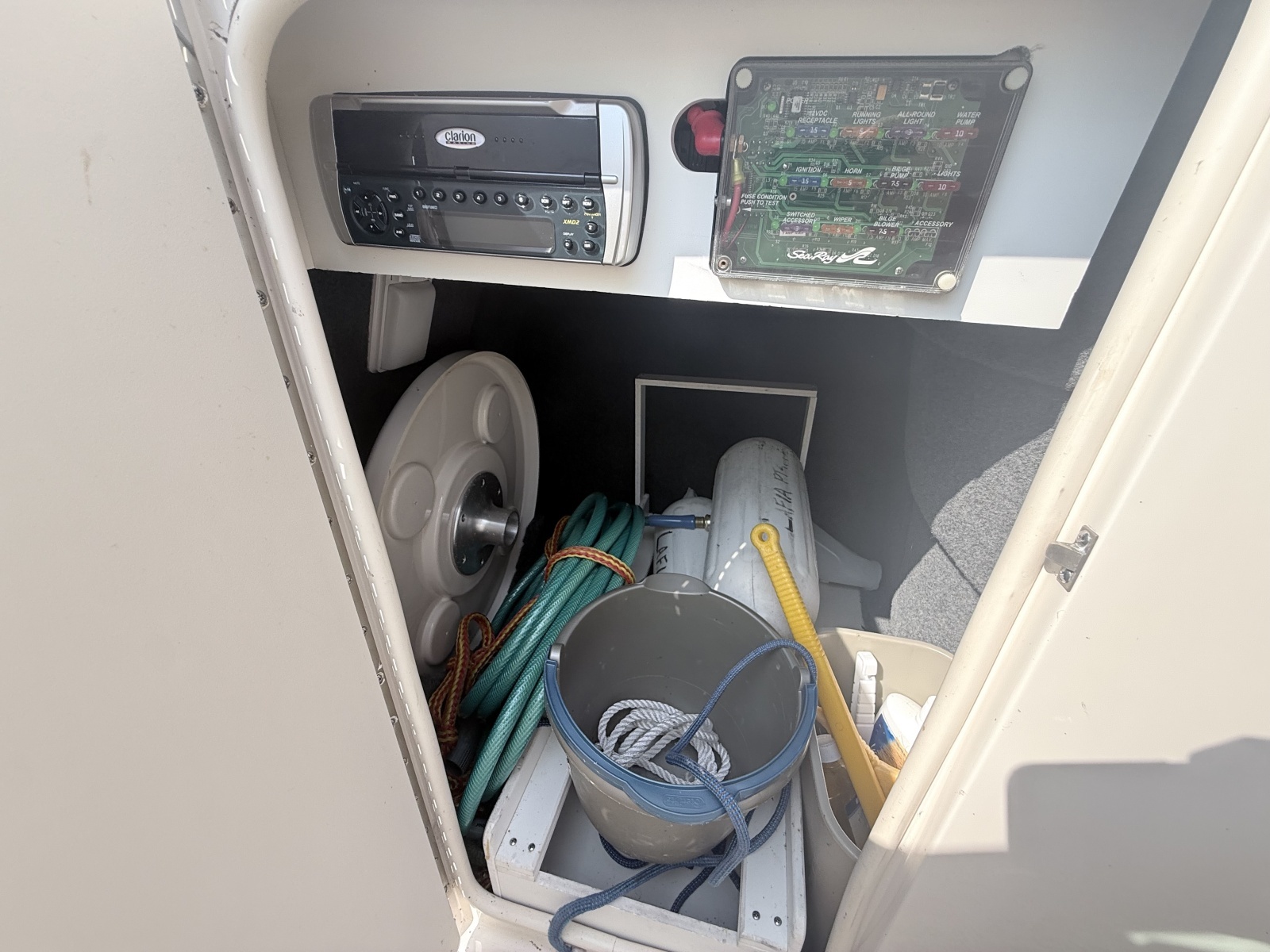 22ft Sea Ray Yacht For Sale