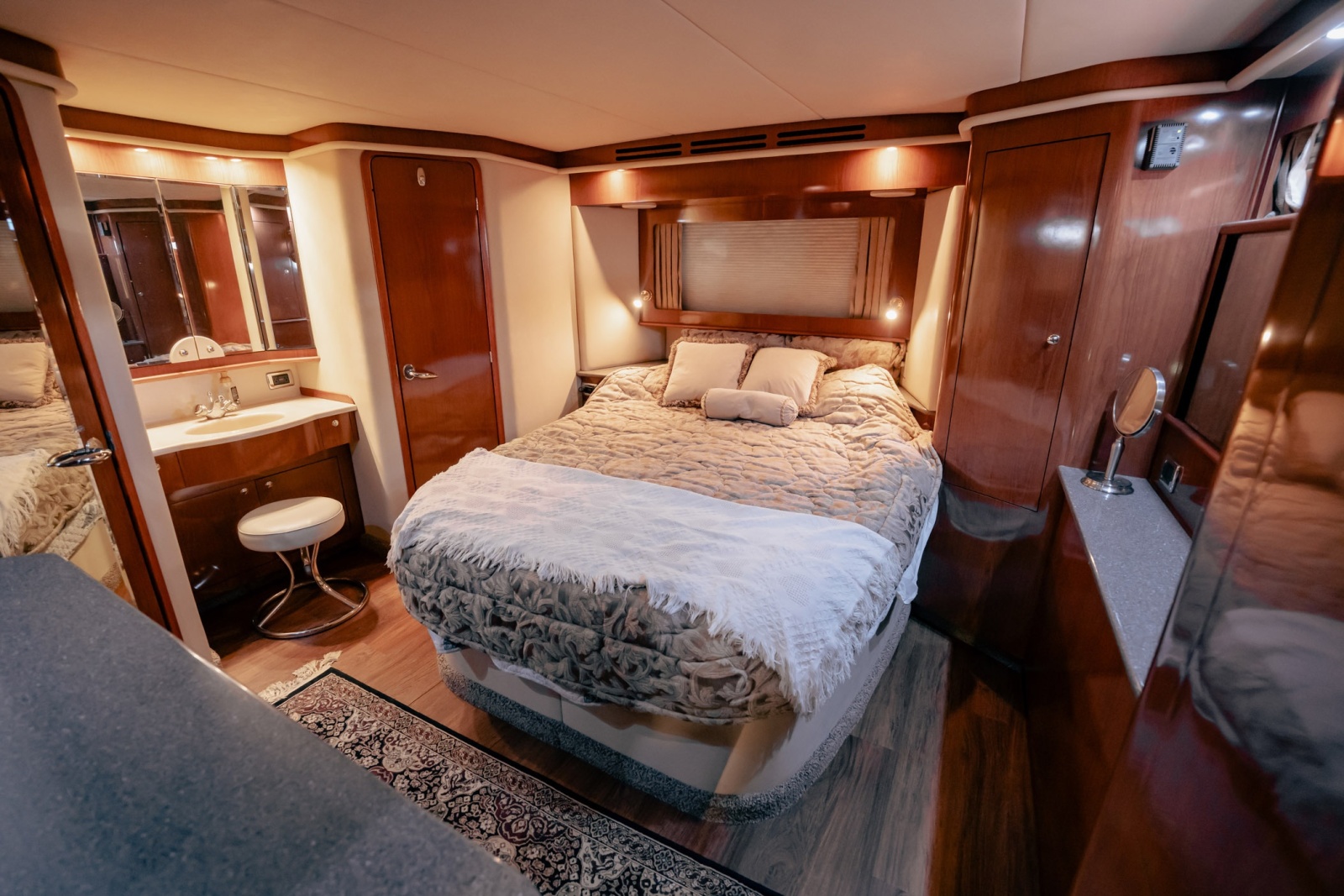 2002 Sea Ray 480 Motor Yacht