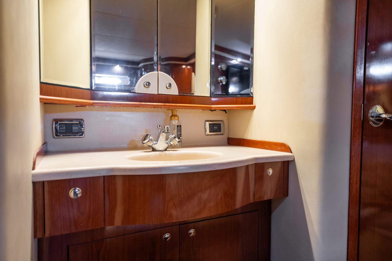 2002 Sea Ray 480 Motor Yacht