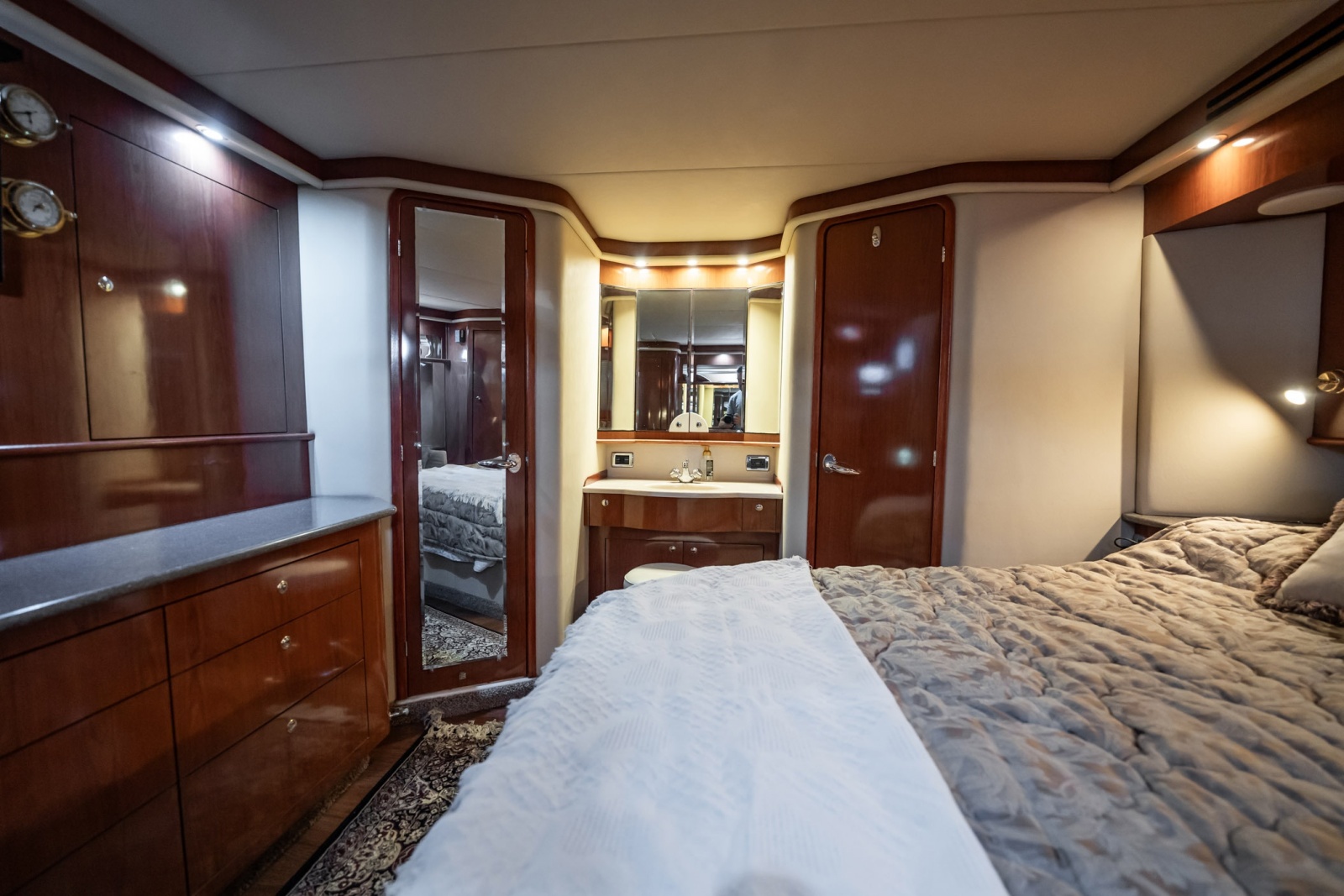 2002 Sea Ray 480 Motor Yacht