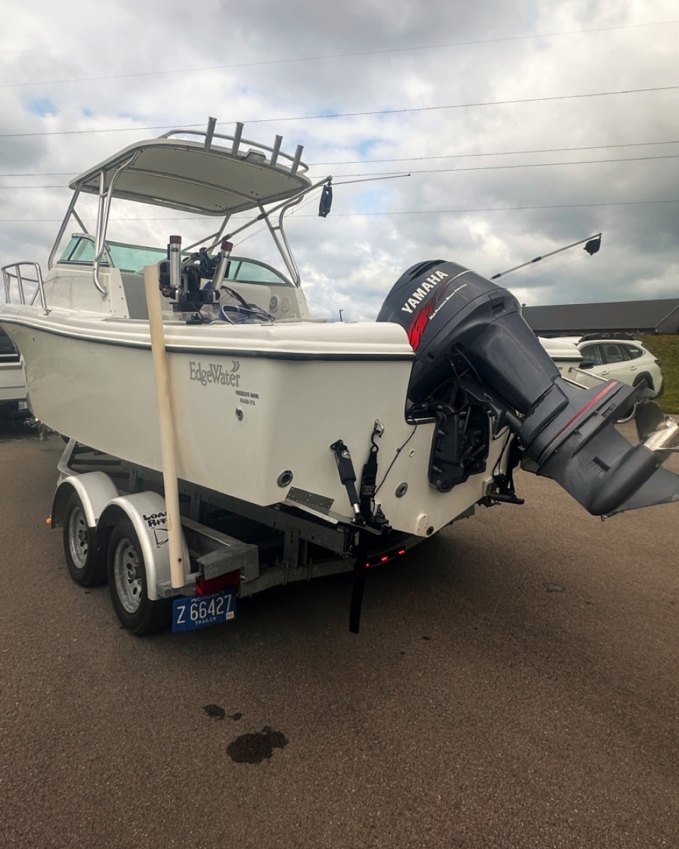 2001 Edgewater 255 Express