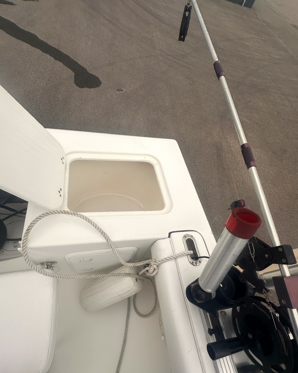 2001 Edgewater 255 Express