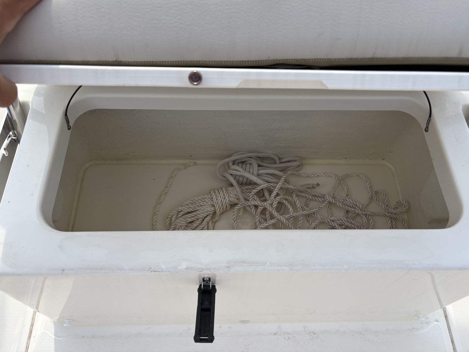 17ft Boston Whaler Yacht For Sale