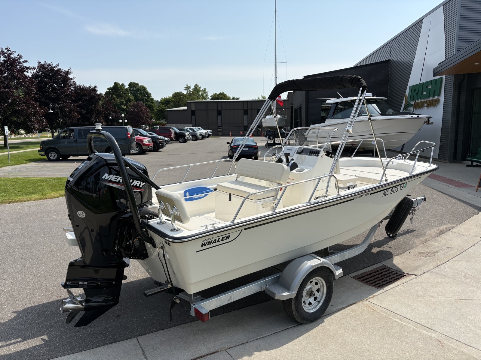 17ft Boston Whaler Yacht For Sale
