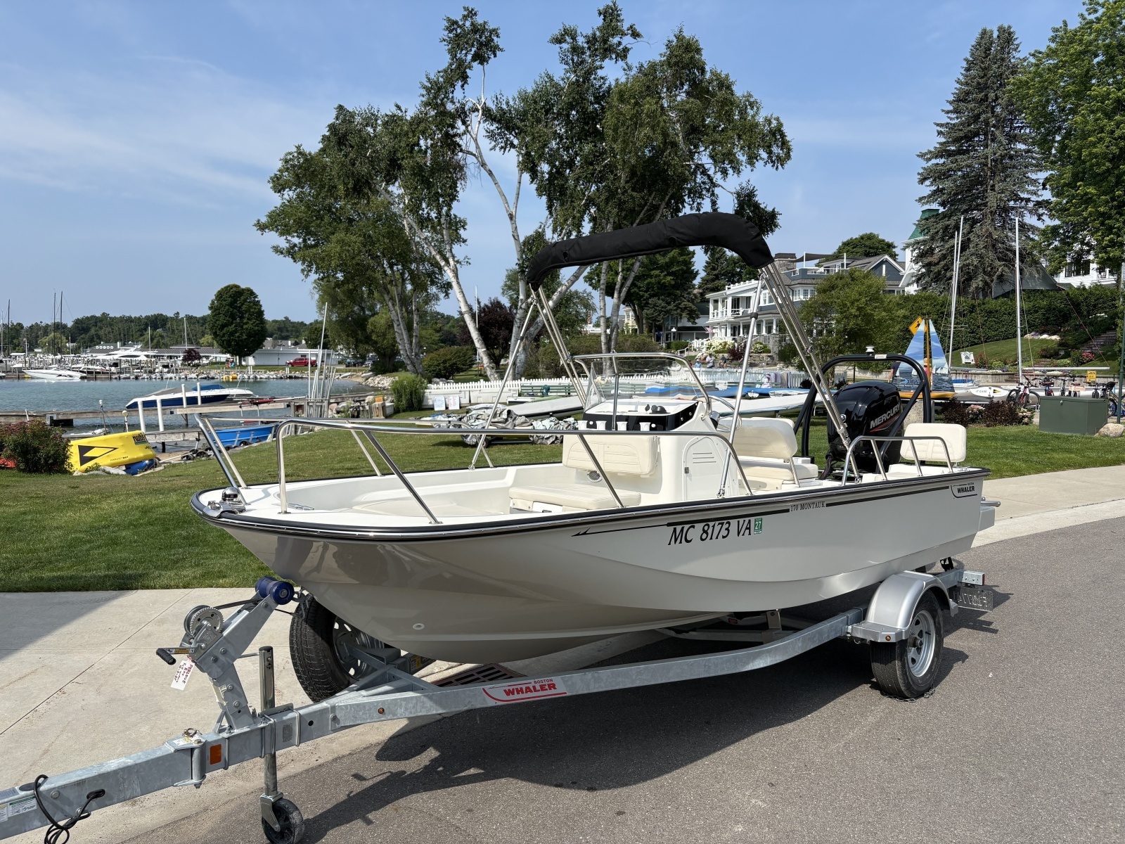17ft Boston Whaler Yacht For Sale