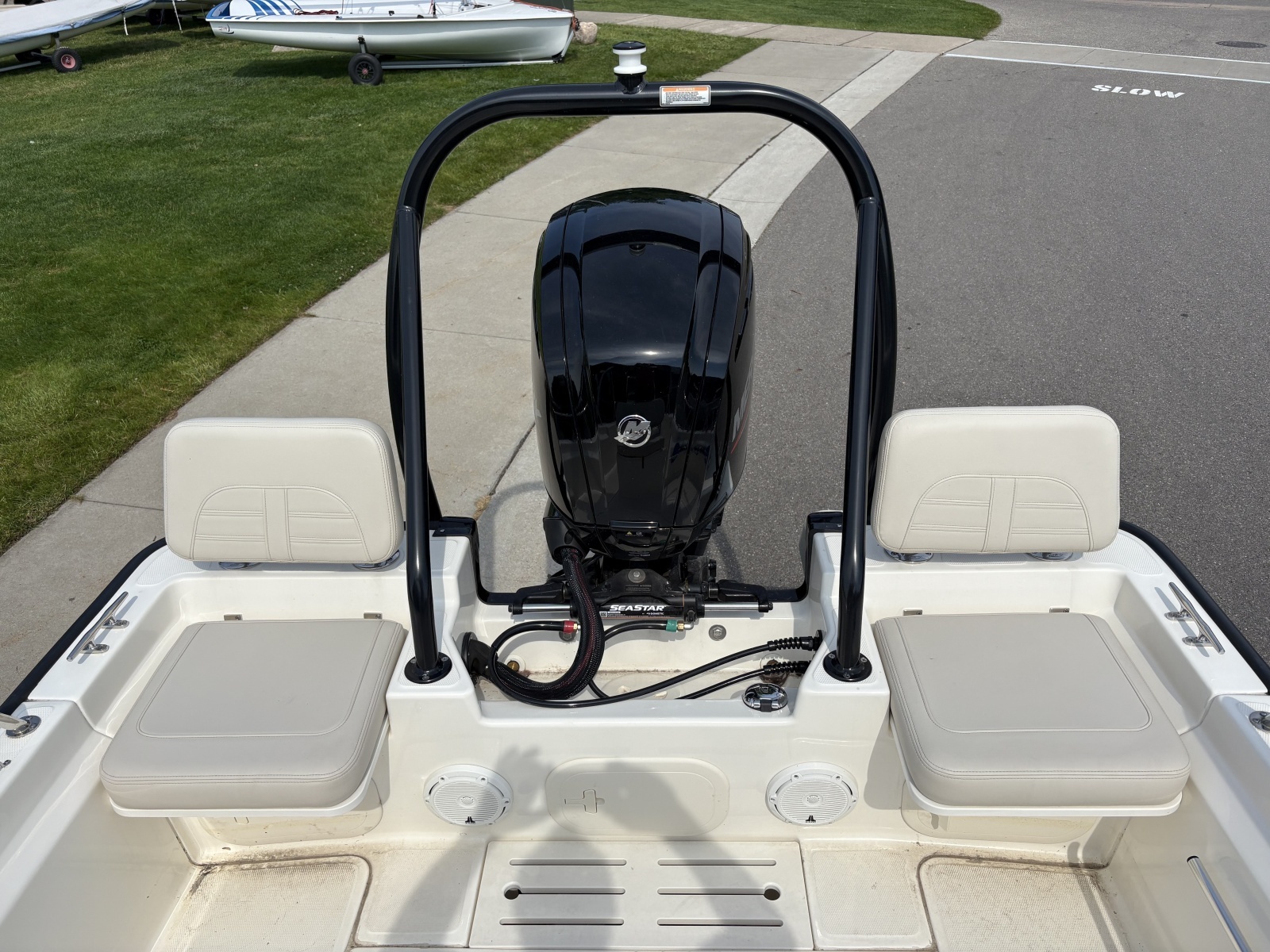 17ft Boston Whaler Yacht For Sale