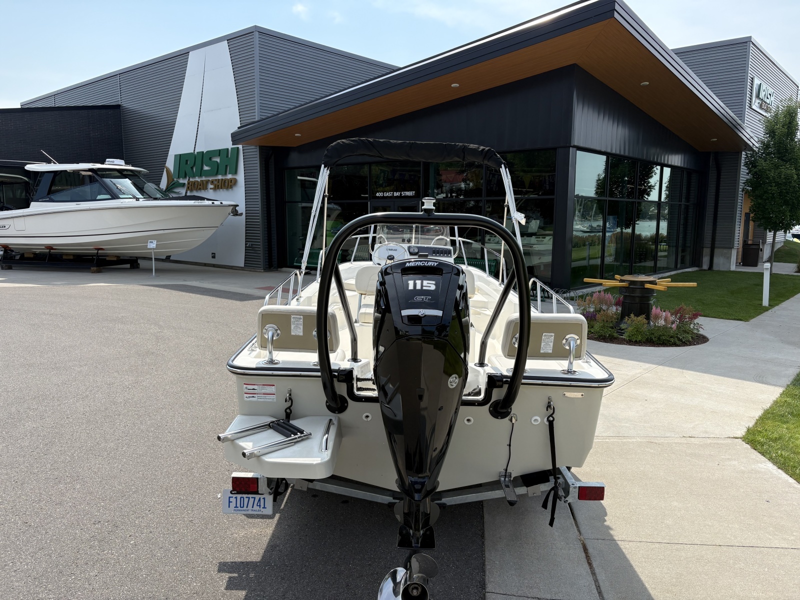17ft Boston Whaler Yacht For Sale