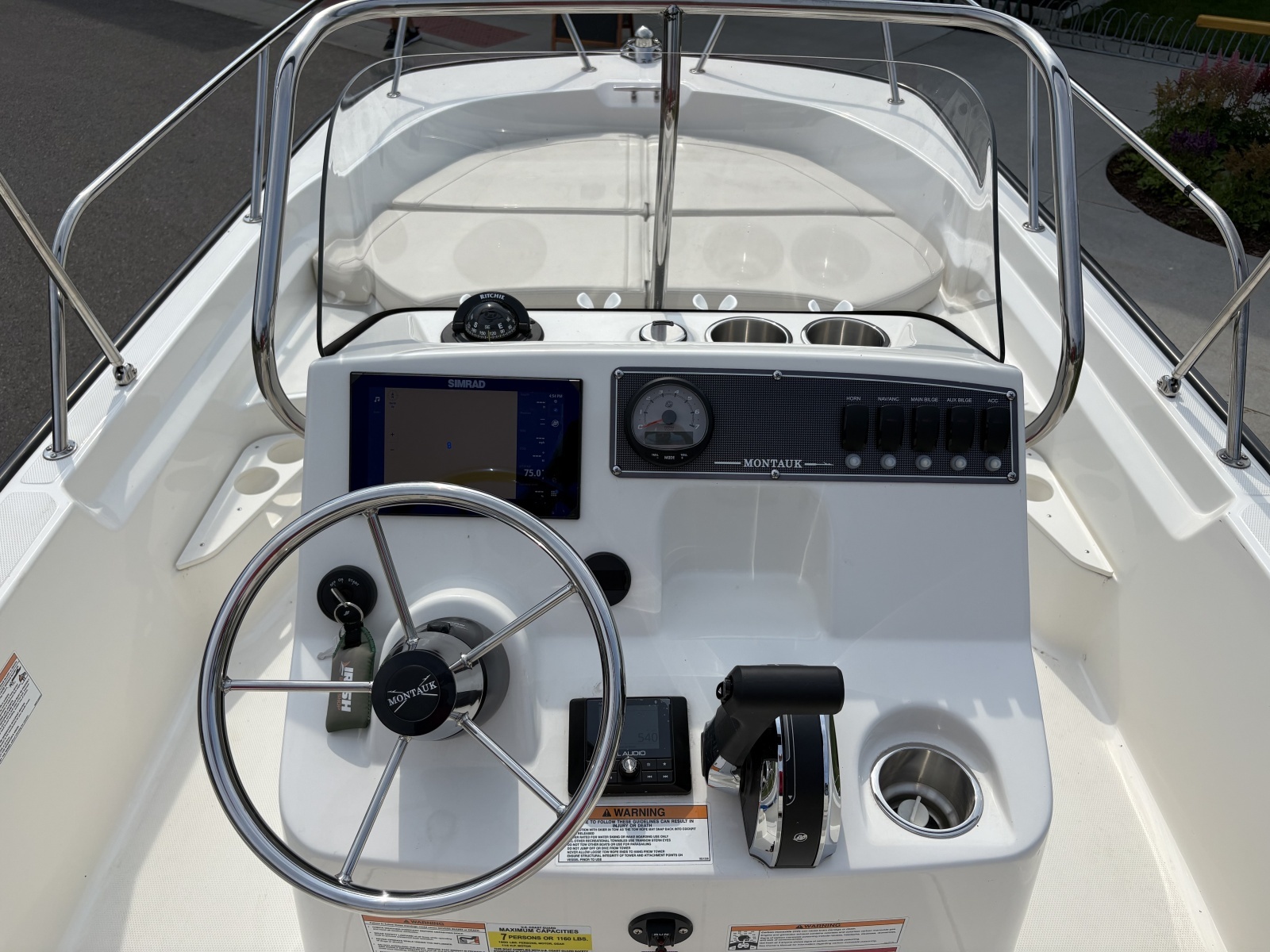 17ft Boston Whaler Yacht For Sale