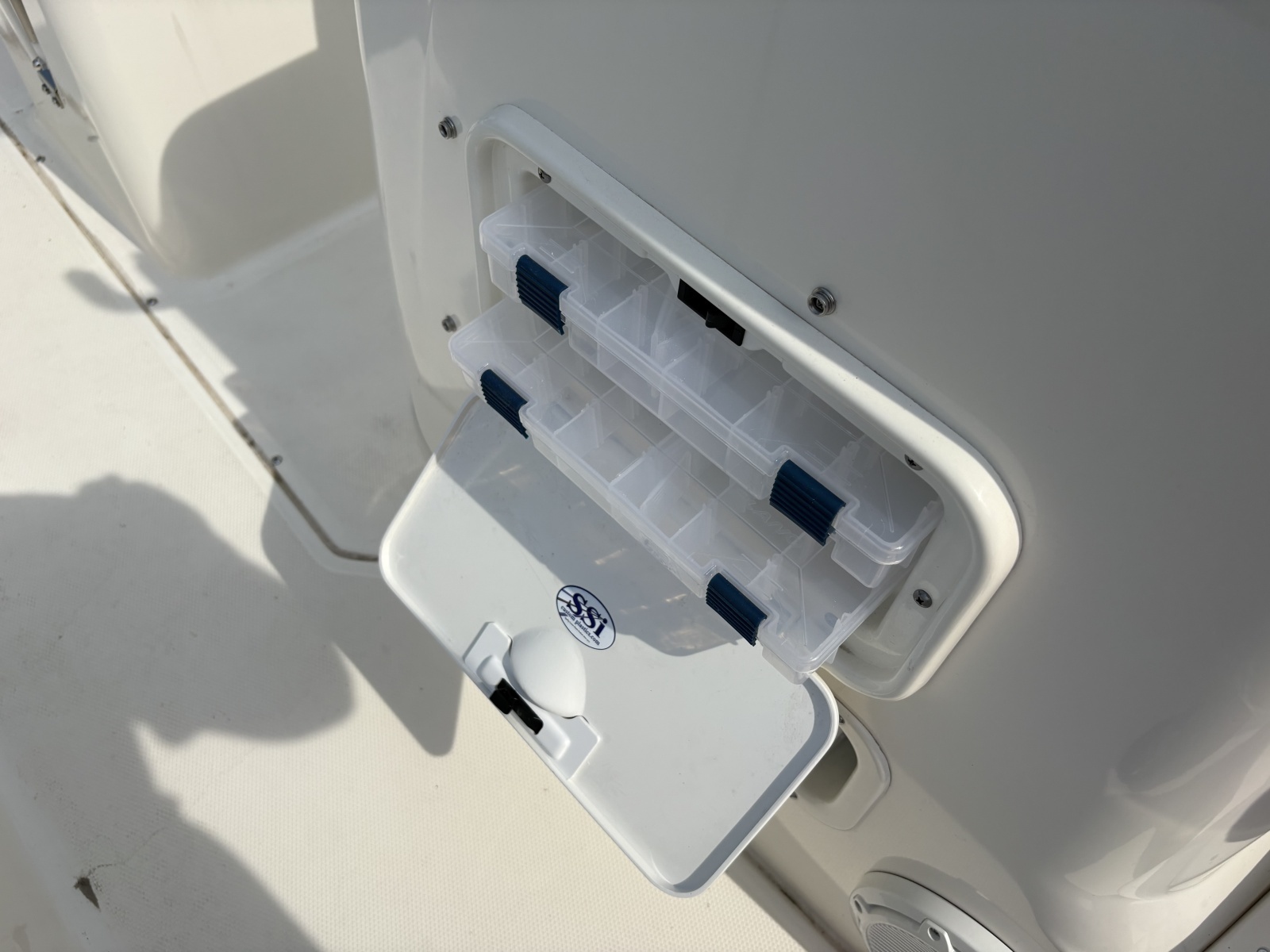 17ft Boston Whaler Yacht For Sale