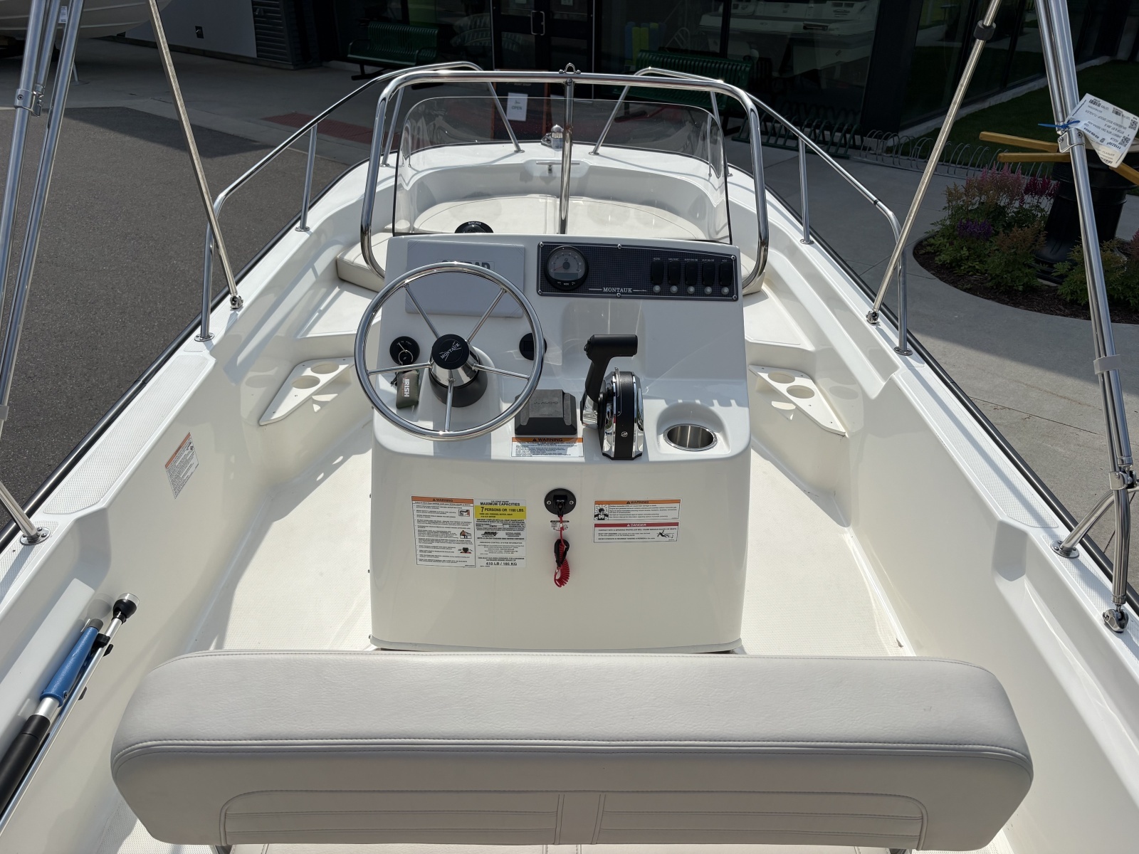17ft Boston Whaler Yacht For Sale