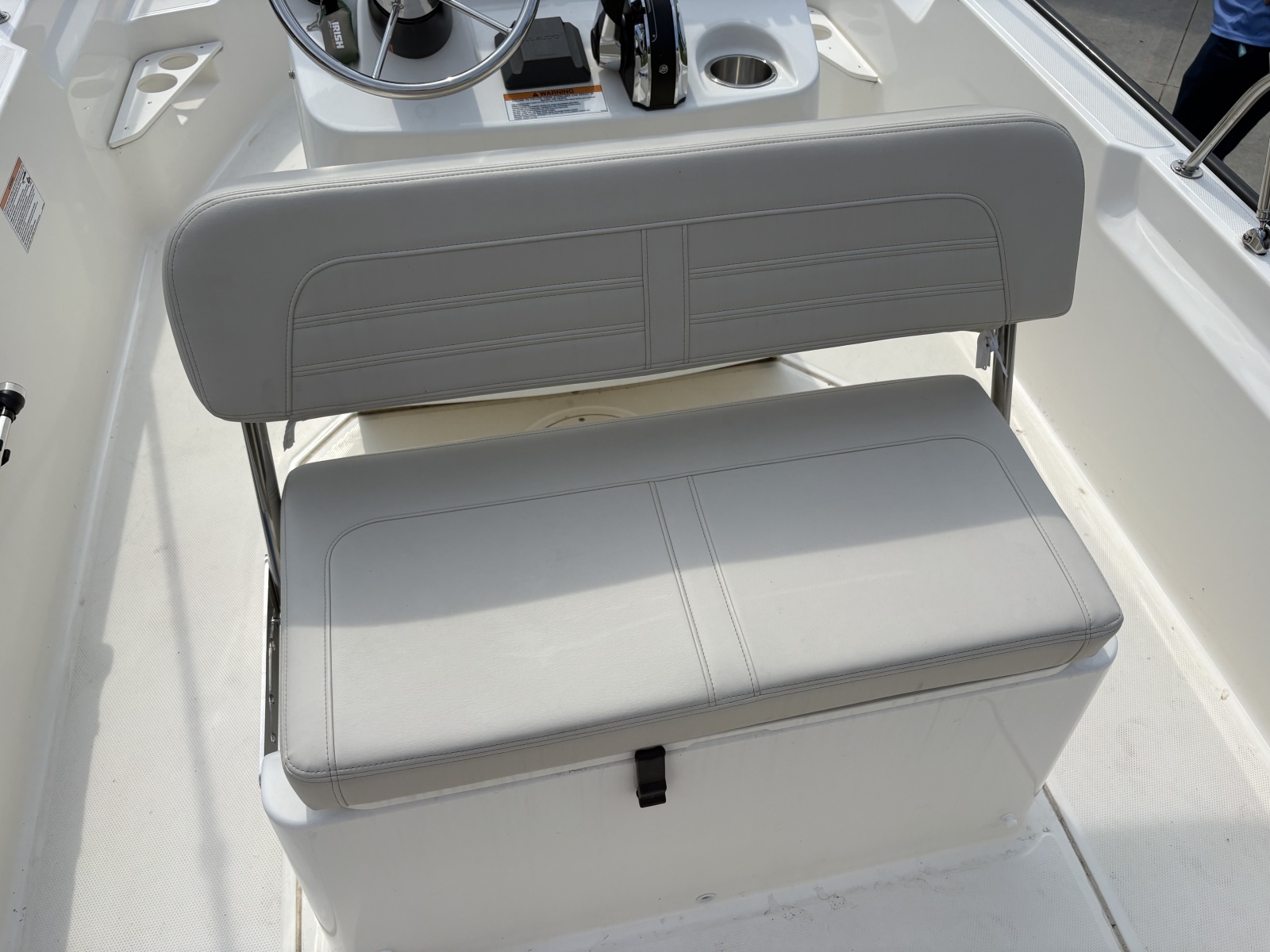 17ft Boston Whaler Yacht For Sale