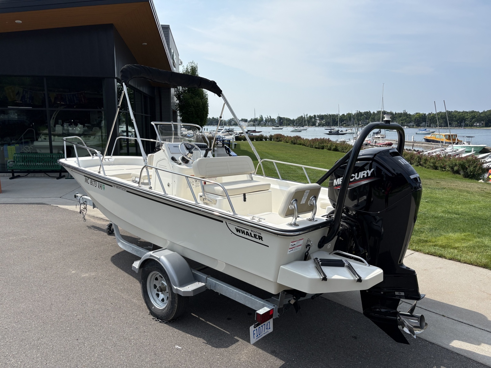 17ft Boston Whaler Yacht For Sale
