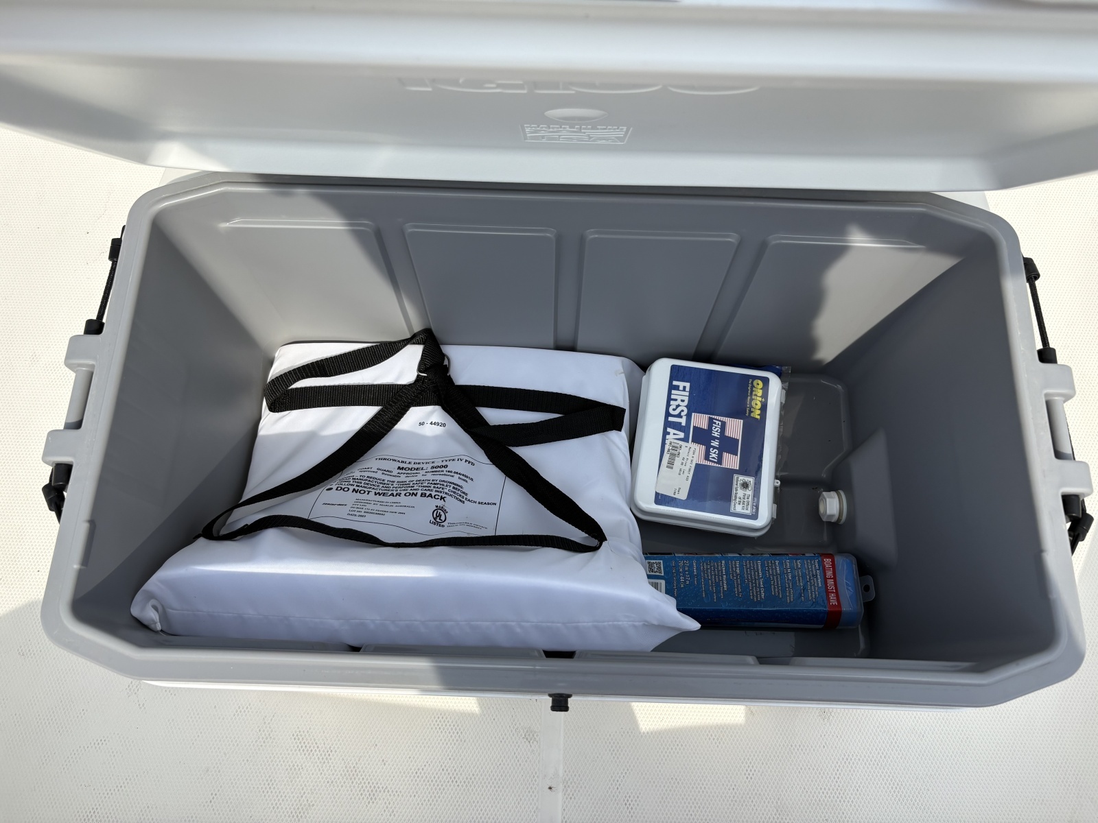 17ft Boston Whaler Yacht For Sale