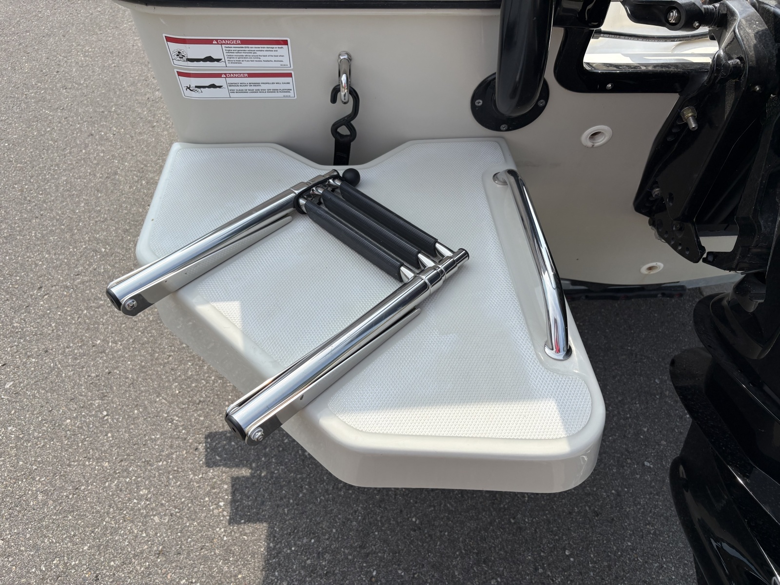 17ft Boston Whaler Yacht For Sale