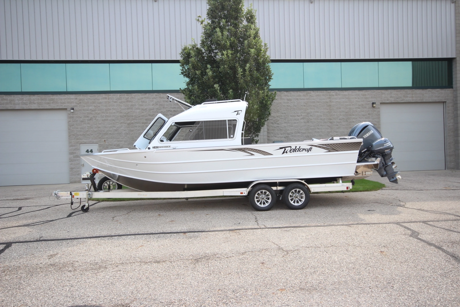 Boat Show Special Pricing 24ft Weldcraft Yacht For Sale