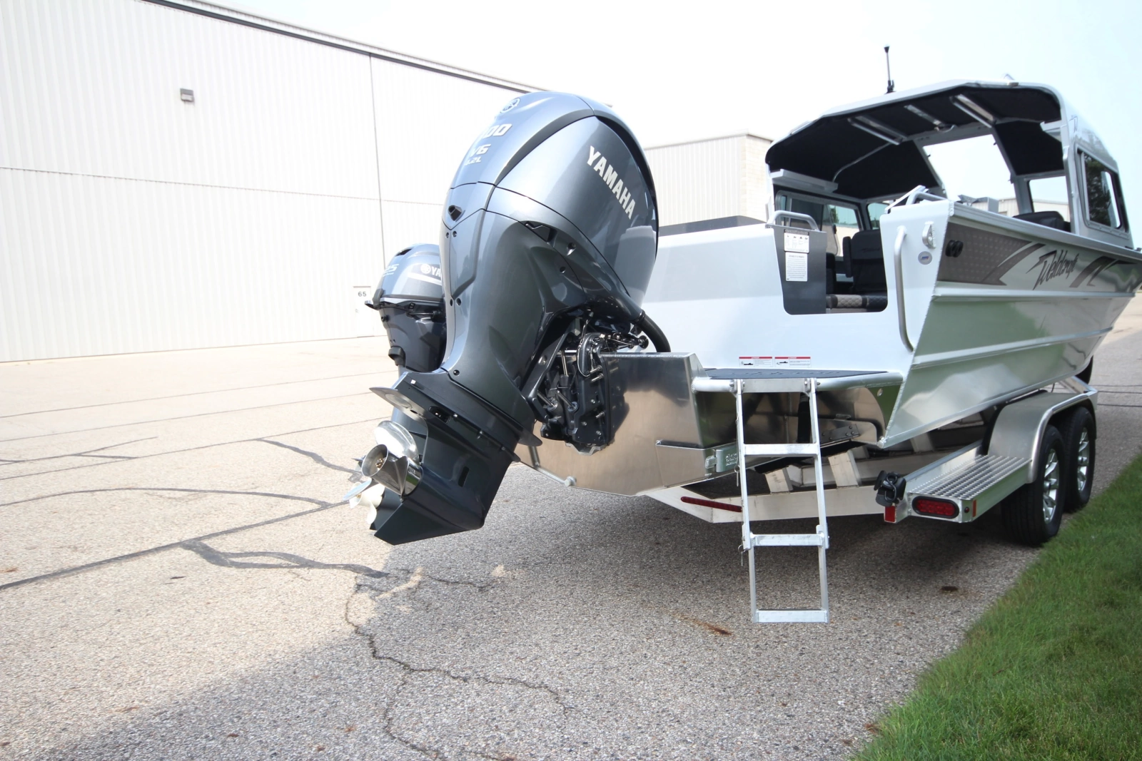 Boat Show Special Pricing 24ft Weldcraft Yacht For Sale