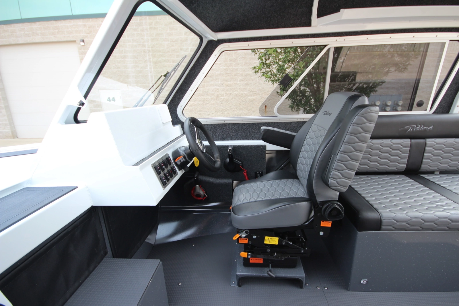 Boat Show Special Pricing 24ft Weldcraft Yacht For Sale