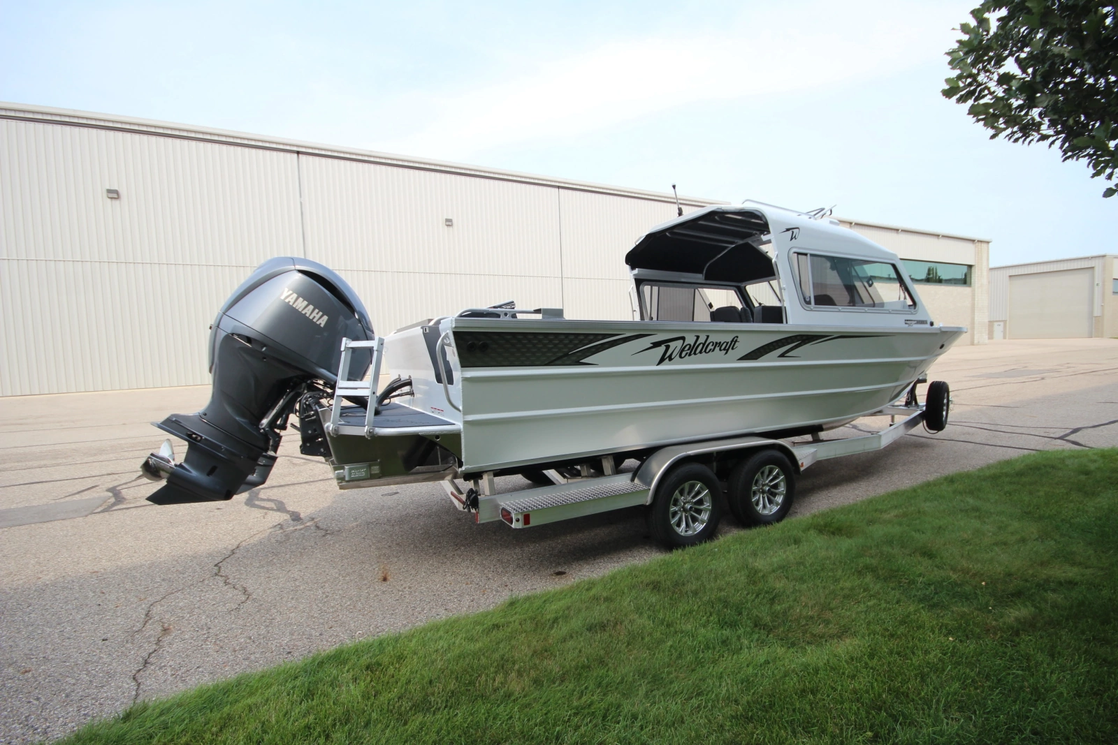 Boat Show Special Pricing 24ft Weldcraft Yacht For Sale