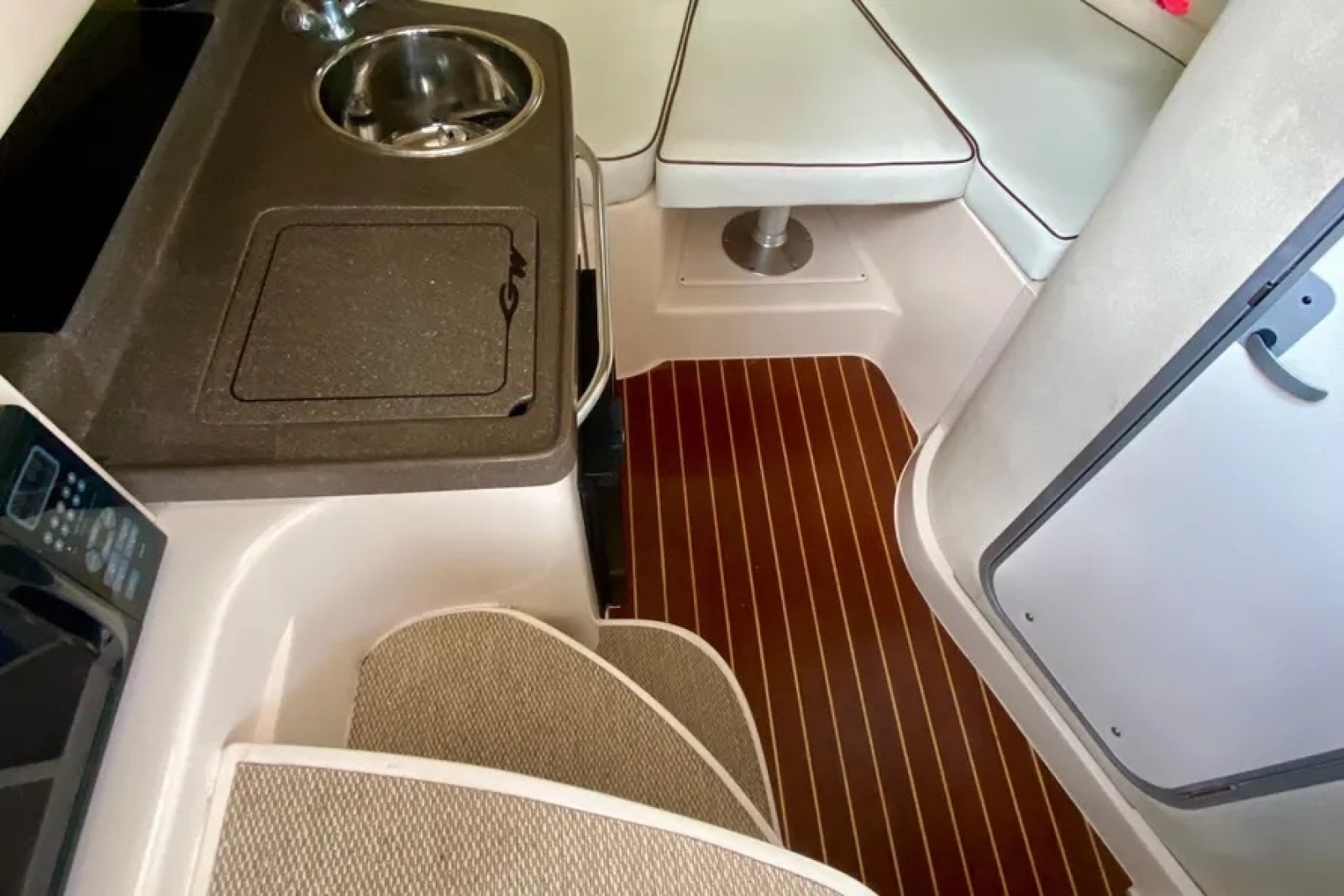 2006 Grady-White 300 Marlin
