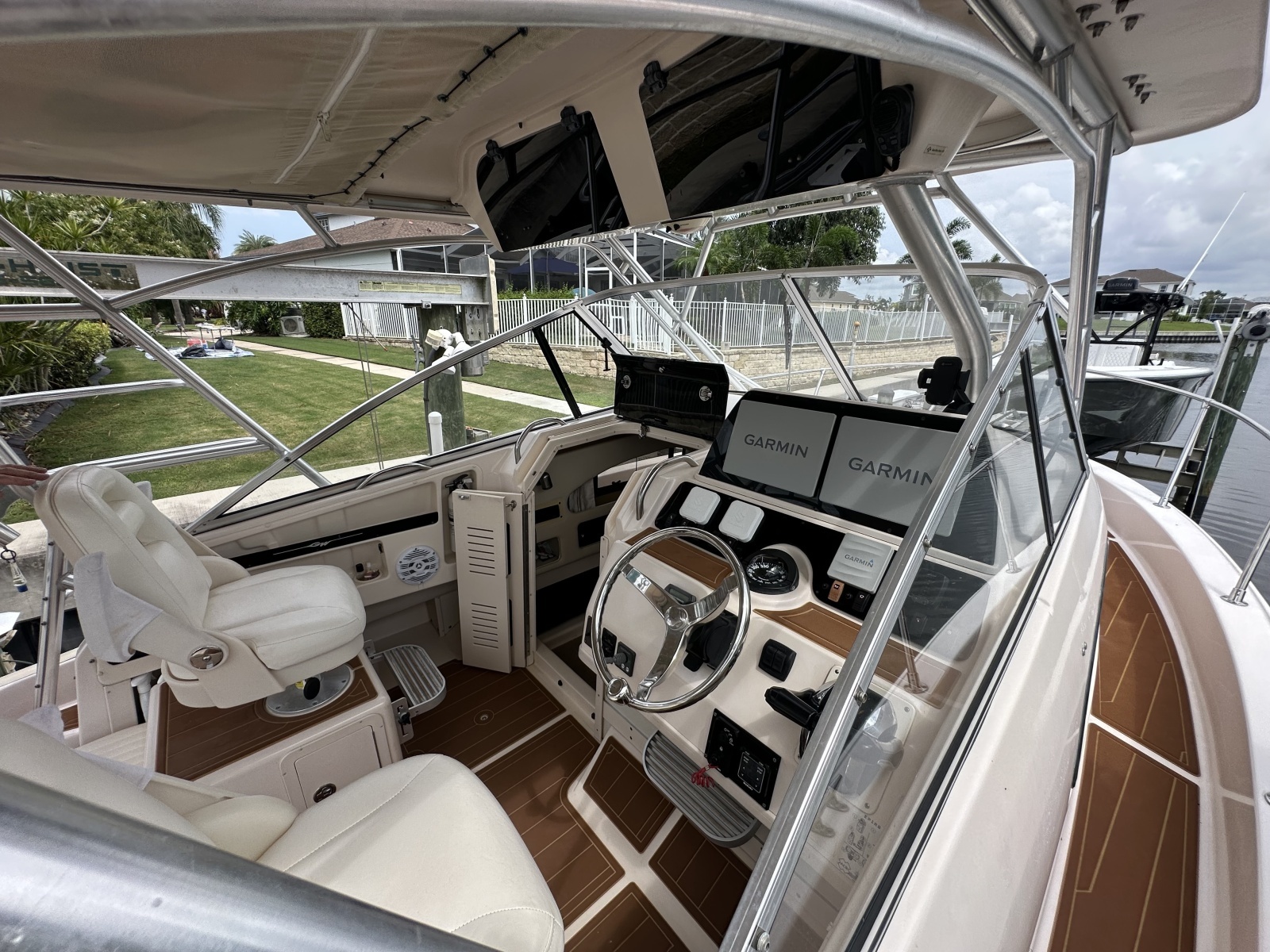 2006 Grady-White 300 Marlin