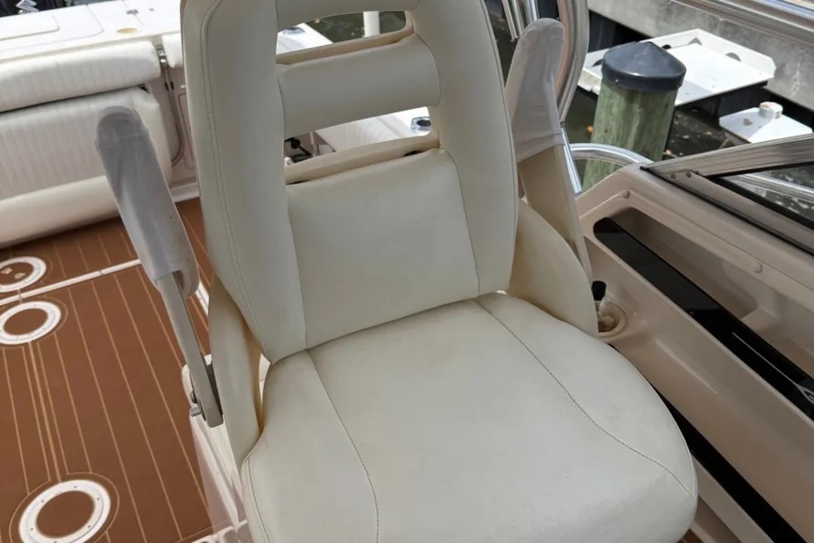 2006 Grady-White 300 Marlin