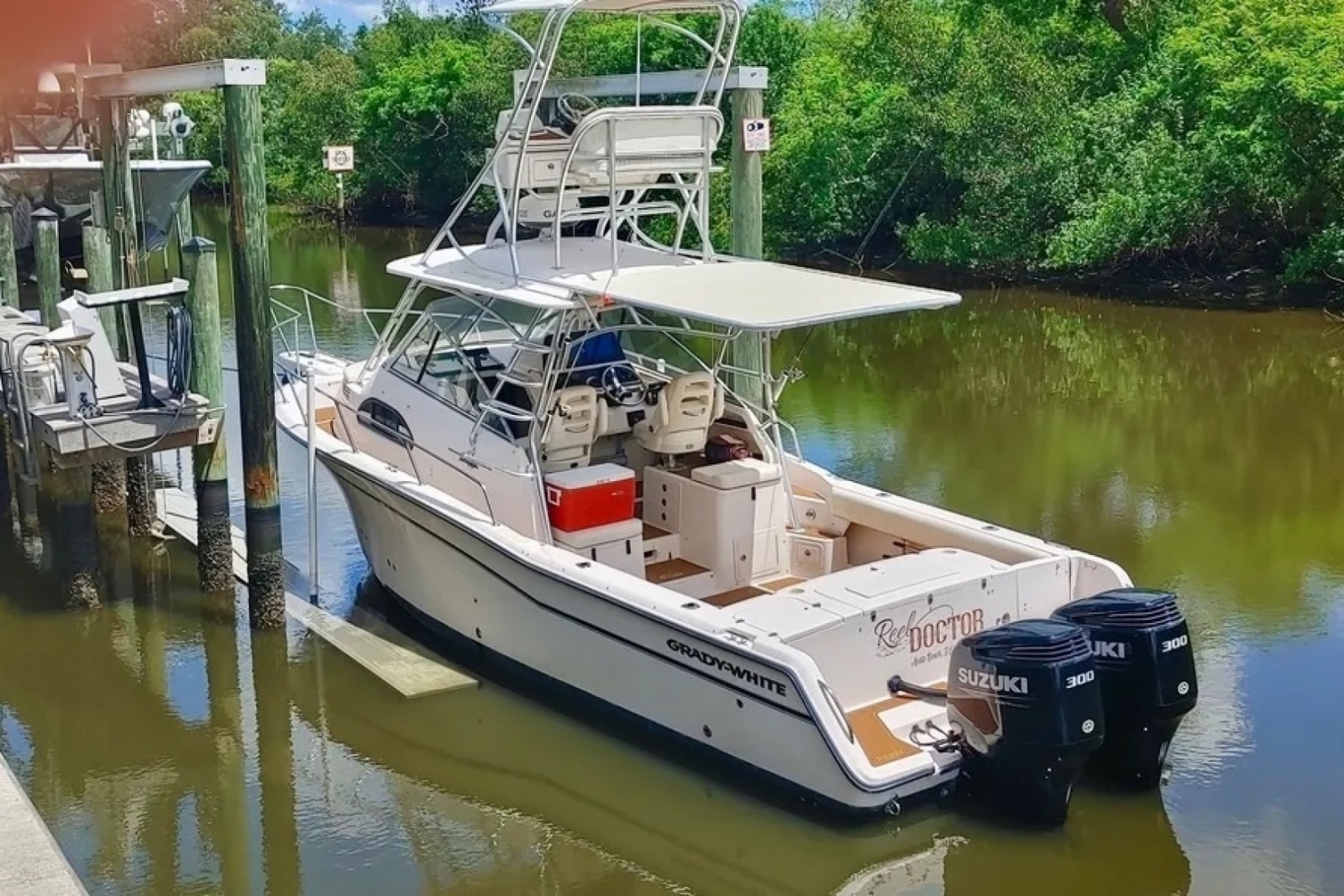 2006 Grady-White 300 Marlin