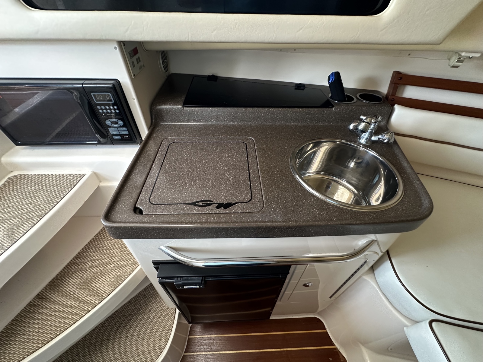 2006 Grady-White 300 Marlin