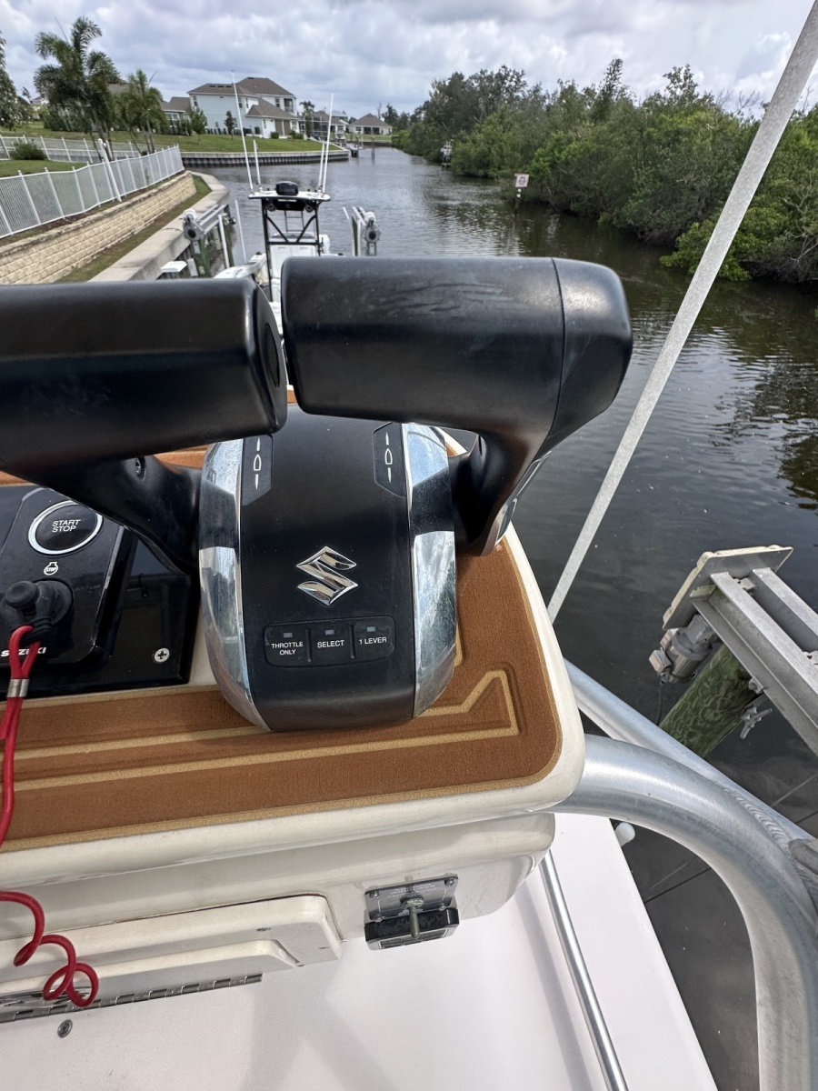 2006 Grady-White 300 Marlin