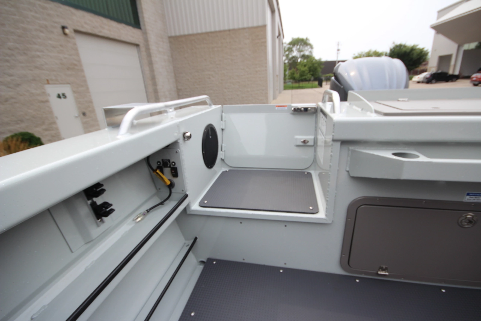 Boat Show Special Pricing 24ft Weldcraft Yacht For Sale