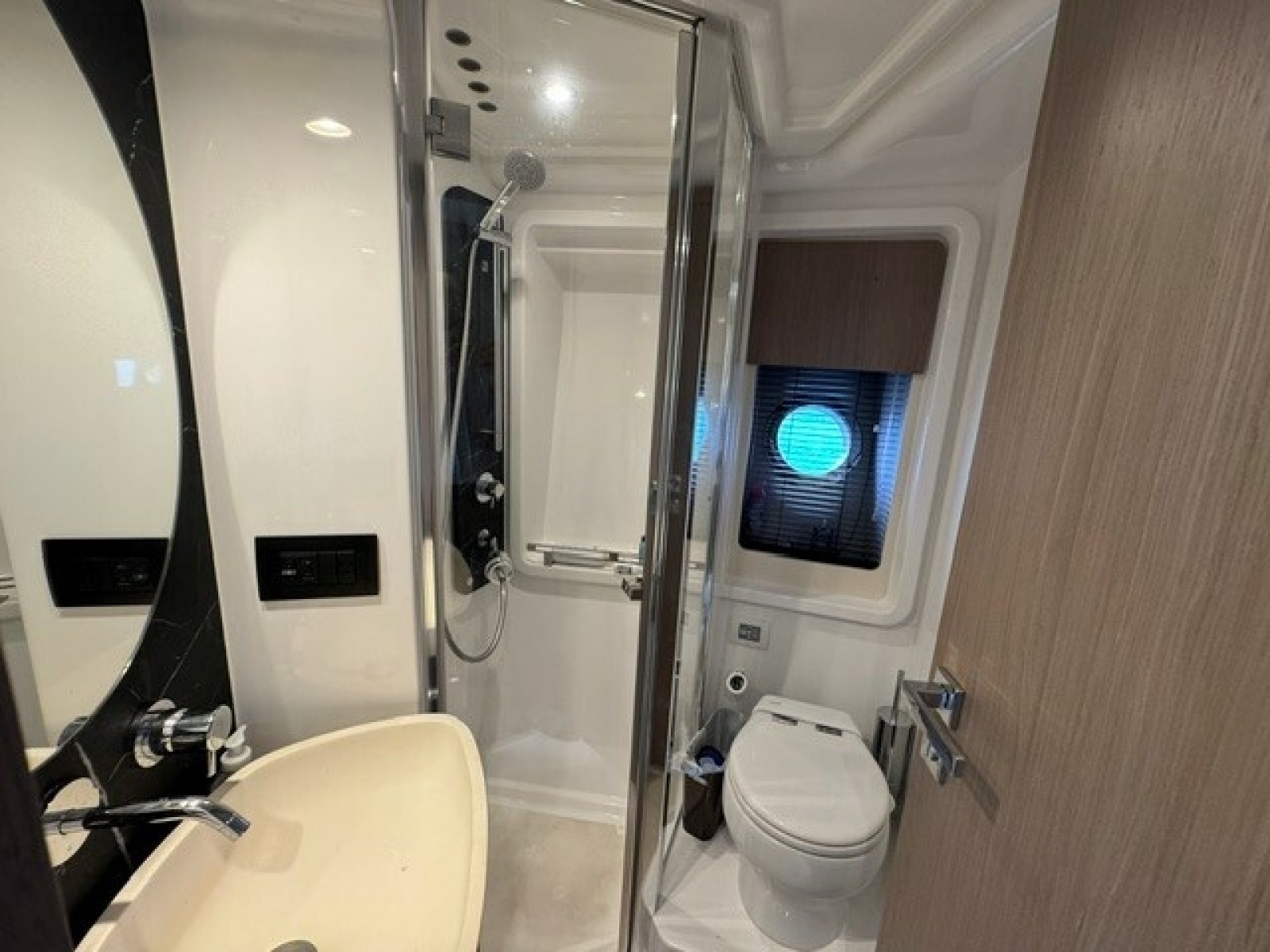 2023 Azimut 50FLY