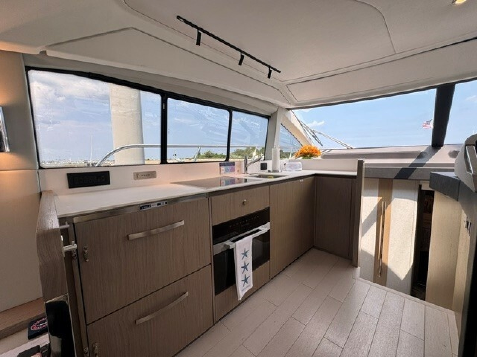 2023 Azimut 50FLY