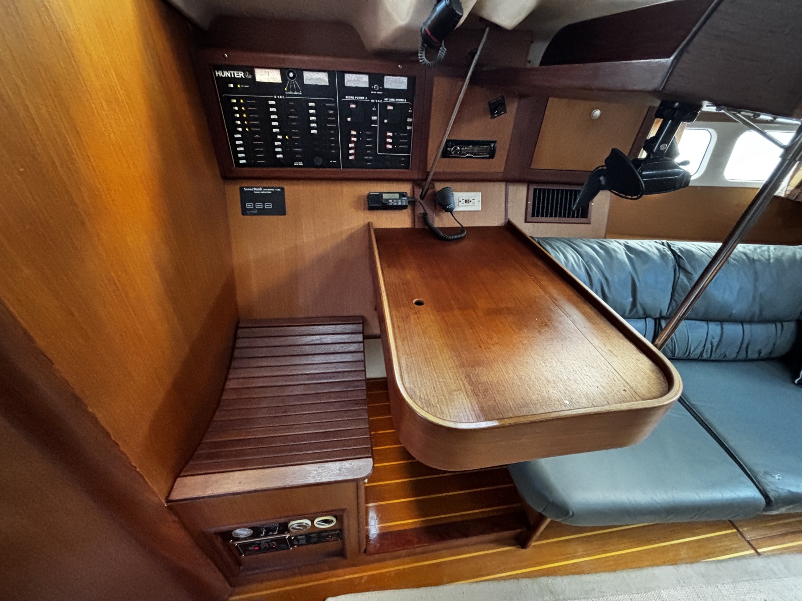 1999 Hunter 410