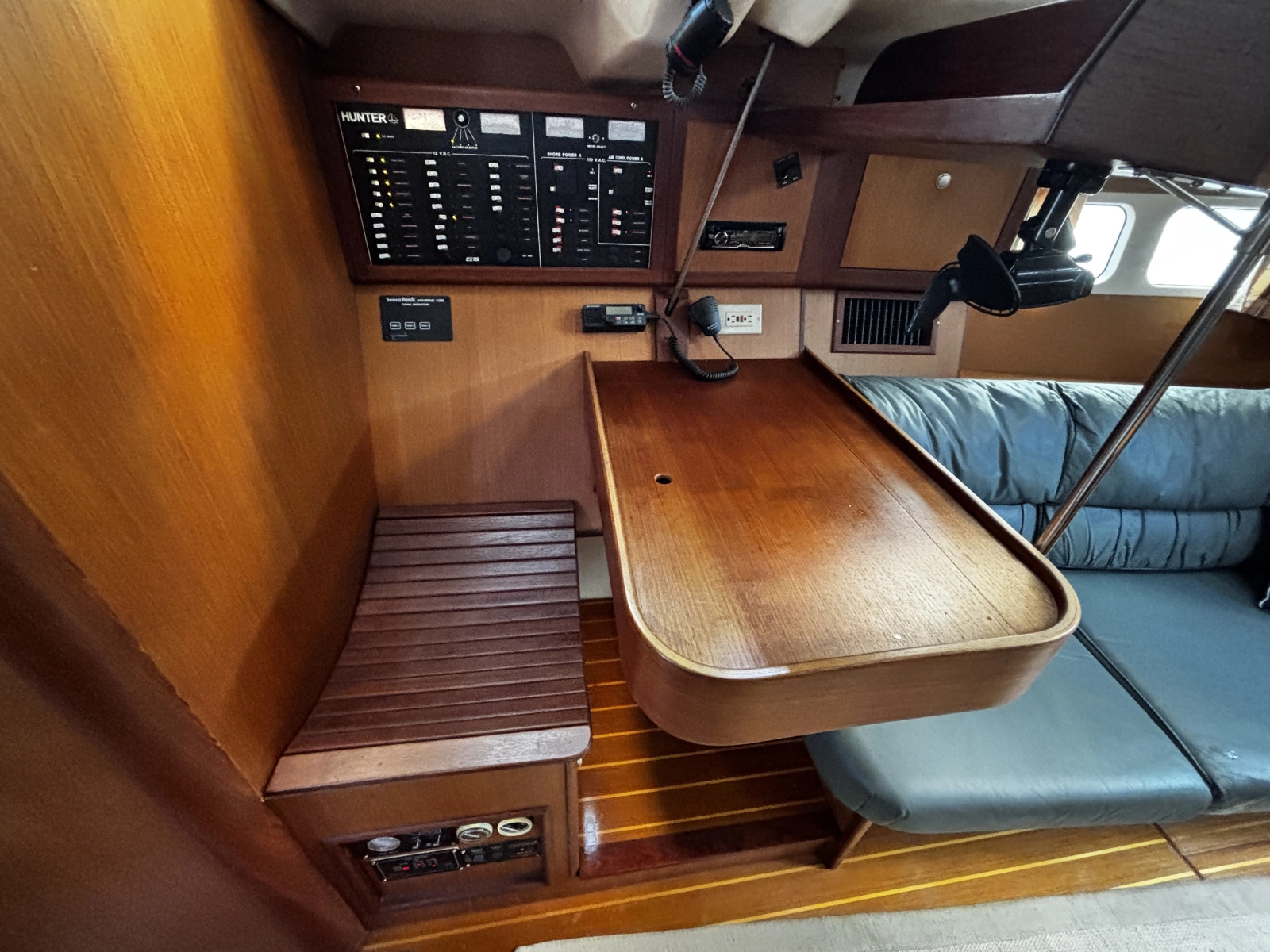 1999 Hunter 410