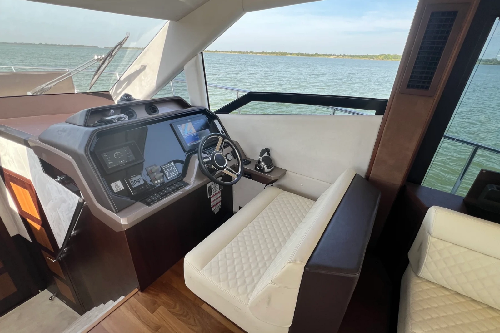 2019 Galeon 500 FLY