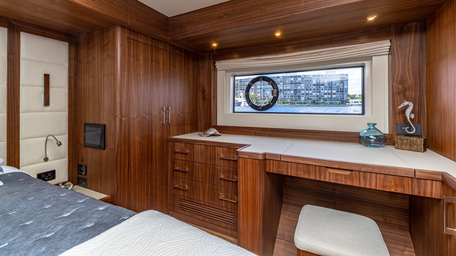 2023 Sirena Flybridge