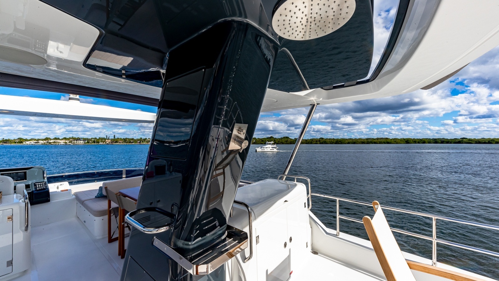 2023 Sirena Flybridge