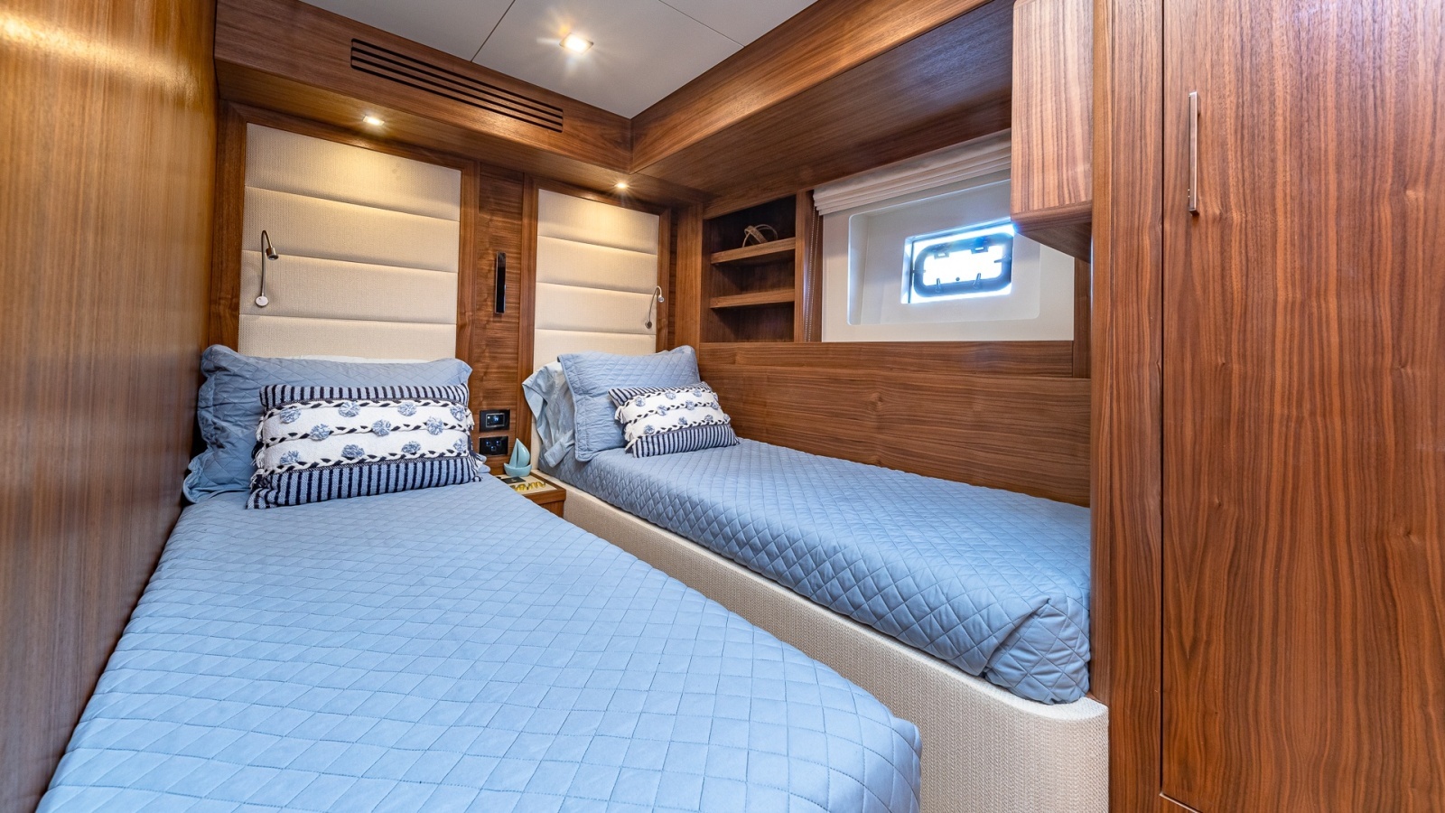 2023 Sirena Flybridge