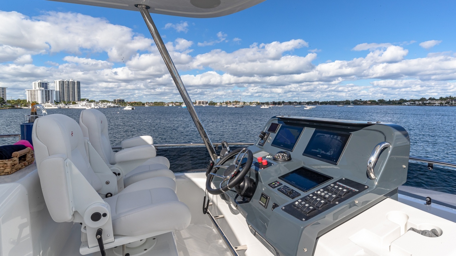 2023 Sirena Flybridge