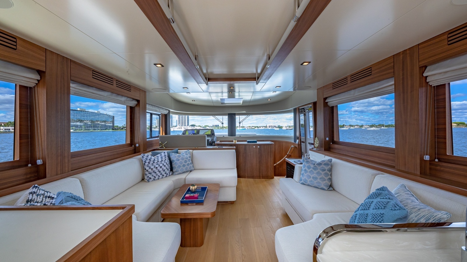 2023 Sirena Flybridge